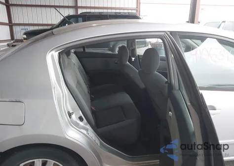 2010 Nissan Sentra 2.0S z USA, uszkodzony, nr VIN 3N1AB6AP4AL697158